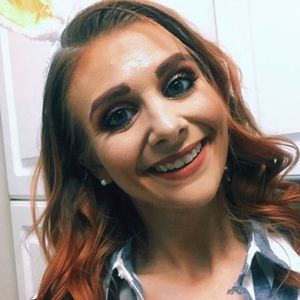 Meet your Posher, Chrissy